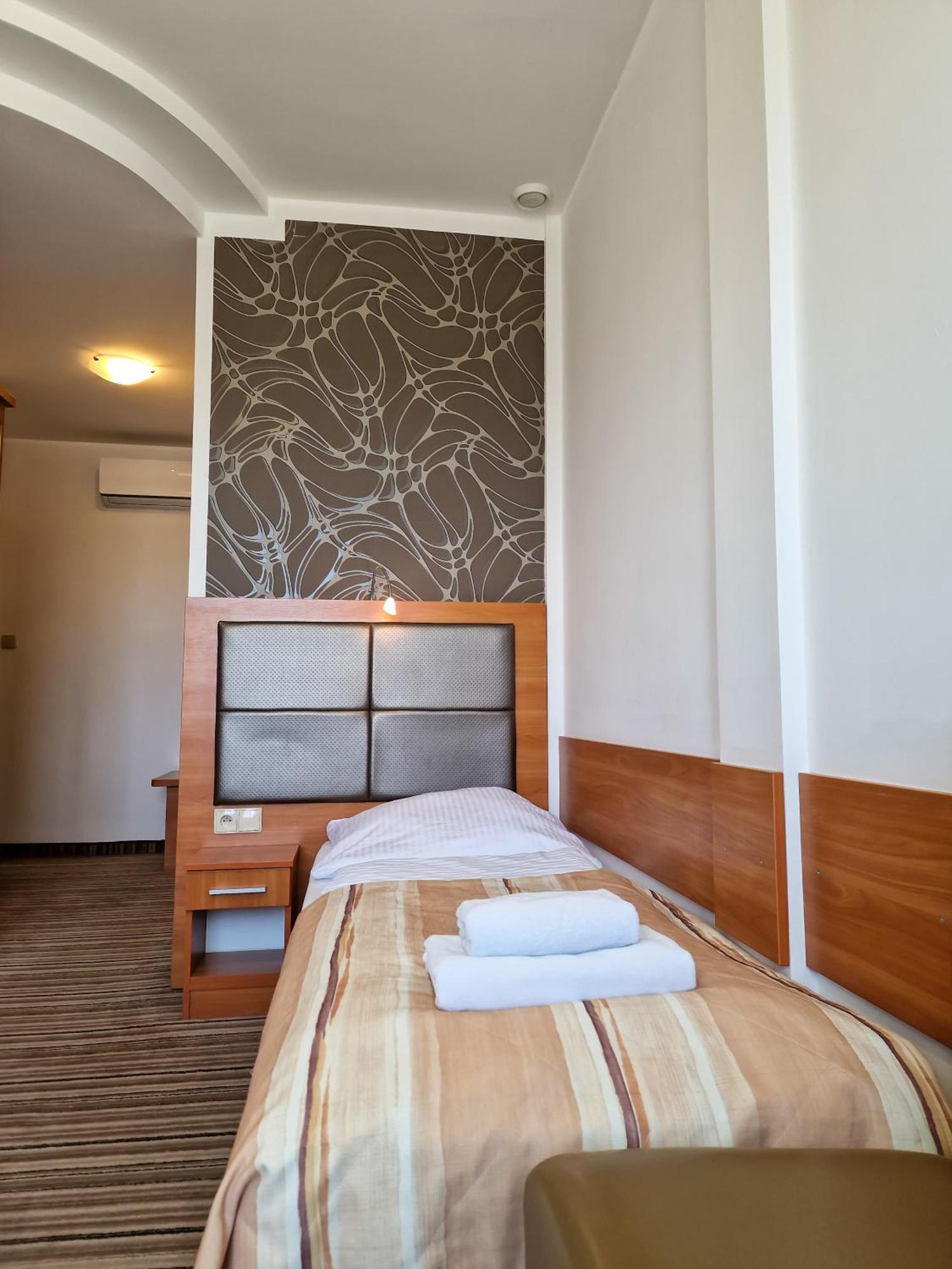 Hotel Ara - Dancing Club Restauracja Ara Jastrzębia Góra